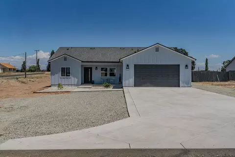 1916 Village Dr, Ione, CA 95640