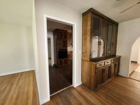 Entry Way - 12 E Mckenzie Ave, Stockton, CA 95204 photo 2 of 3