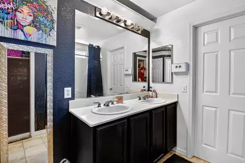 Bath - 4381 Pinckney Way, Mather, CA 95655 photo 1 of 6