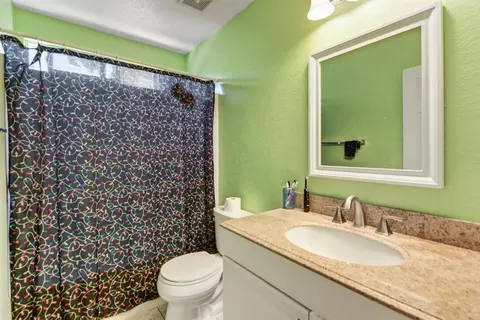 Bath - 4381 Pinckney Way, Mather, CA 95655 photo 4 of 6