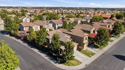 View/Area - 914 Campfire Cir, Rocklin, CA 95765 photo 2 of 4
