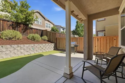 Exterior - 914 Campfire Cir, Rocklin, CA 95765 photo 2 of 5