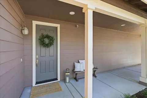 Exterior - 914 Campfire Cir, Rocklin, CA 95765 photo 1 of 5