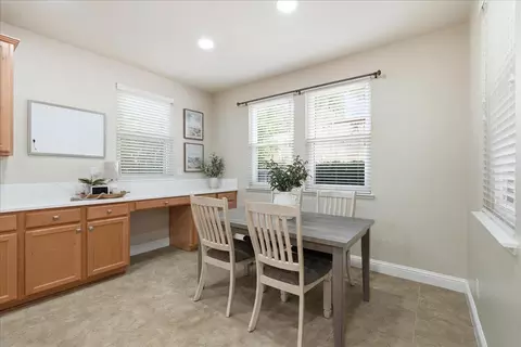 Dining - 914 Campfire Cir, Rocklin, CA 95765 photo 1 of 2