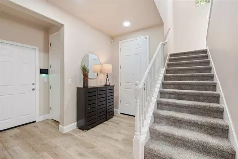 Entry Way - 914 Campfire Cir, Rocklin, CA 95765 photo 7 of 9