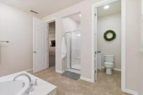 Bath - 914 Campfire Cir, Rocklin, CA 95765 photo 2 of 3