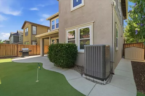 Exterior - 914 Campfire Cir, Rocklin, CA 95765 photo 5 of 5