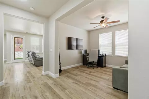 Entry Way - 914 Campfire Cir, Rocklin, CA 95765 photo 4 of 9