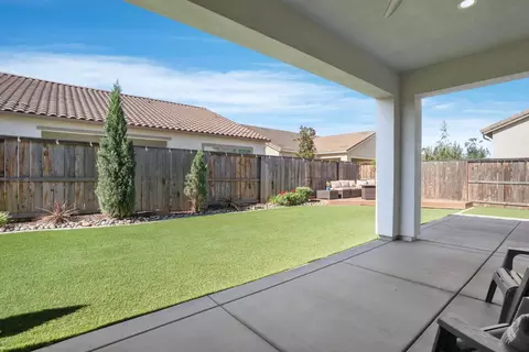 Exterior - 2844 Cameo St, Lodi, CA 95242 photo 4 of 14