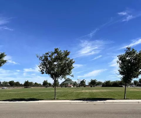 Exterior - 2844 Cameo St, Lodi, CA 95242 photo 10 of 14