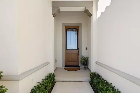 Entry Way - 2844 Cameo St, Lodi, CA 95242 photo 1 of 4