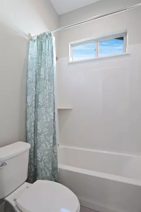 Bath - 2844 Cameo St, Lodi, CA 95242 photo 3 of 5