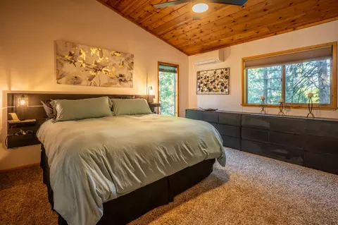 Bedroom - 2707 Navajo Dr, Dorrington, CA 95223 photo 3 of 4