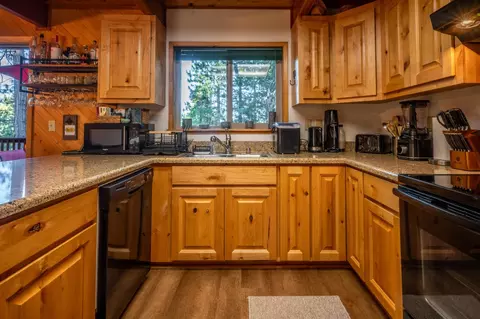 Kitchen - 2707 Navajo Dr, Dorrington, CA 95223 photo 3 of 4