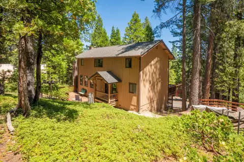 2707 Navajo Dr, Dorrington, CA 95223