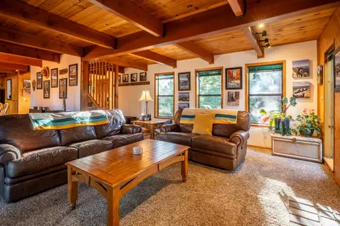 Living - 2707 Navajo Dr, Dorrington, CA 95223 photo 2 of 5