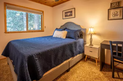 Bedroom - 2707 Navajo Dr, Dorrington, CA 95223 photo 4 of 4