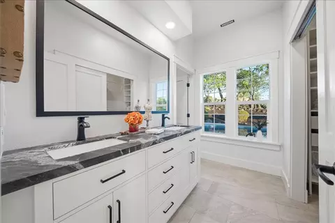 Bath - 3565 Farview Ct, Rescue, CA 95672 photo 1 of 7