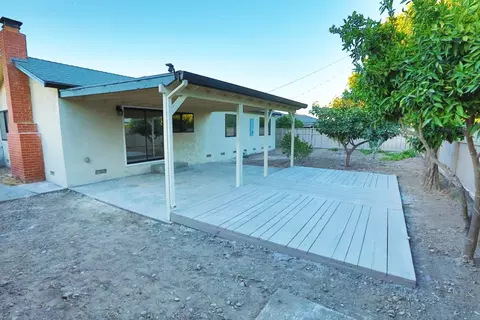 Exterior - 1712 W Locust St, Lodi, CA 95242 photo 5 of 7