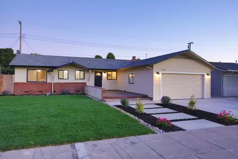 Exterior - 1712 W Locust St, Lodi, CA 95242 photo 7 of 7