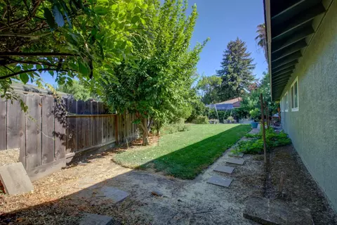 Exterior - 2453 Hemlock Ct, Merced, CA 95340 photo 13 of 15