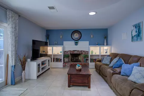 Living - 2453 Hemlock Ct, Merced, CA 95340 photo 1 of 3