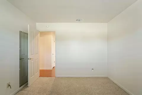 Bedroom - 3928 Cape Cod Dr, Stockton, CA 95209 photo 4 of 7
