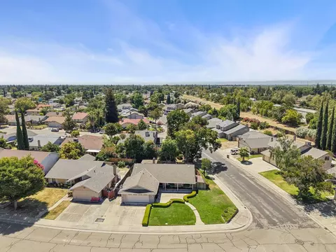 View/Area - 3928 Cape Cod Dr, Stockton, CA 95209 photo 1 of 17