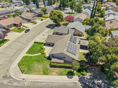 View/Area - 3928 Cape Cod Dr, Stockton, CA 95209 photo 5 of 17