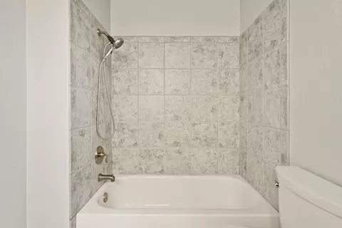 Bath - 3928 Cape Cod Dr, Stockton, CA 95209 photo 2 of 4