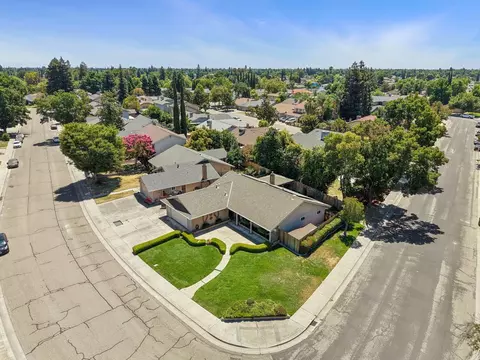 View/Area - 3928 Cape Cod Dr, Stockton, CA 95209 photo 3 of 17