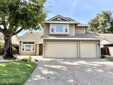 385 Hatteras Way, Sacramento, CA 95831
