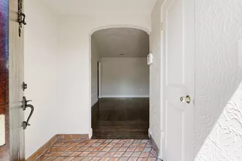 Entry Way - 1015 College Ave, Modesto, CA 95350 photo 1 of 5