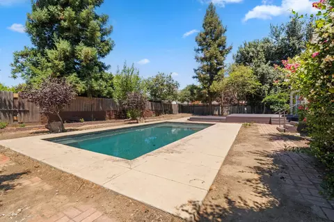 Exterior - 1015 College Ave, Modesto, CA 95350 photo 11 of 17