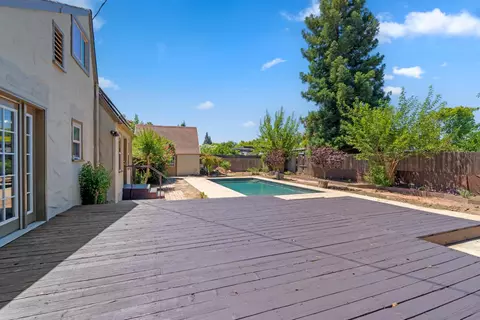 Exterior - 1015 College Ave, Modesto, CA 95350 photo 10 of 17