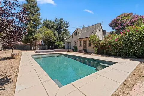Exterior - 1015 College Ave, Modesto, CA 95350 photo 7 of 17