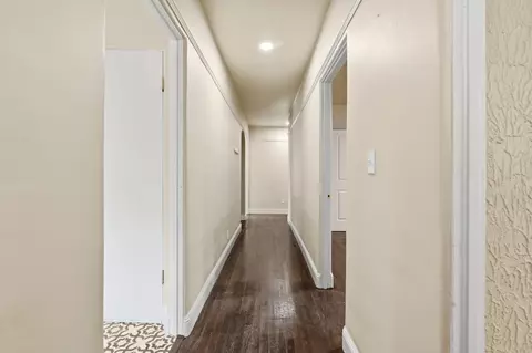 Entry Way - 1015 College Ave, Modesto, CA 95350 photo 4 of 5