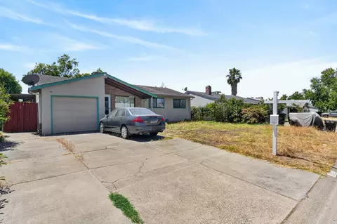 2032 Bowling Green Dr, Sacramento, CA 95825