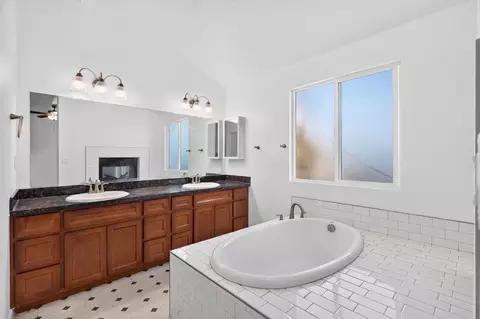 Bath - 911 Toro Ln, Lathrop, CA 95330 photo 2 of 4