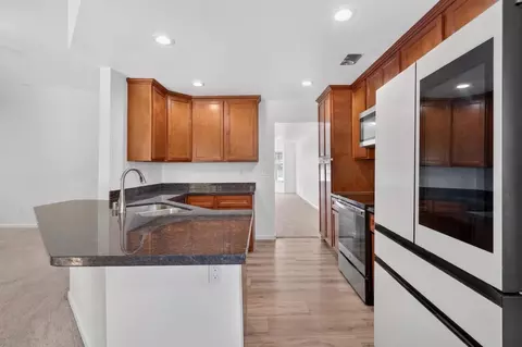 Kitchen - 911 Toro Ln, Lathrop, CA 95330 photo 3 of 4