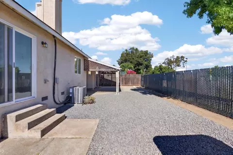 Exterior - 911 Toro Ln, Lathrop, CA 95330 photo 9 of 9