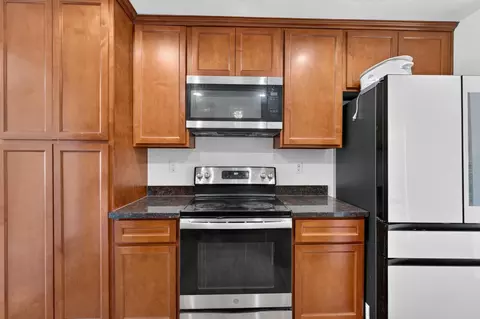 Kitchen - 911 Toro Ln, Lathrop, CA 95330 photo 2 of 4