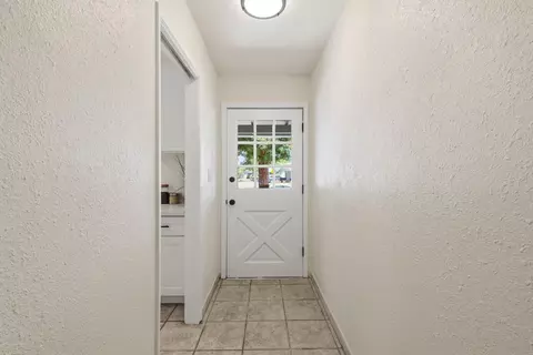 6650 Hogan Dr, Sacramento, CA 95822