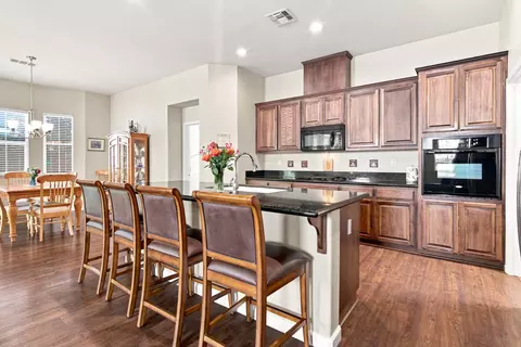 Kitchen - 671 Cathedral Way, Tracy, CA 95304 photo 2 of 8