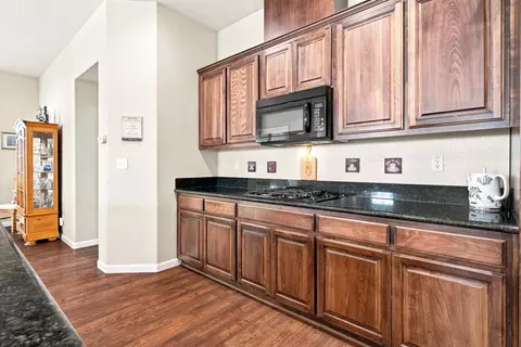 Kitchen - 671 Cathedral Way, Tracy, CA 95304 photo 3 of 8
