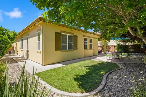 Exterior - 671 Cathedral Way, Tracy, CA 95304 photo 6 of 7