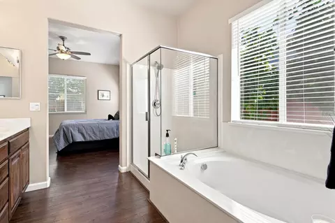 Bath - 671 Cathedral Way, Tracy, CA 95304 photo 3 of 3