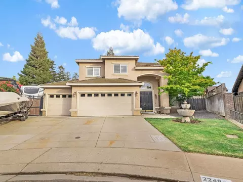 Exterior - 2248 Cherry Tree Ln, Riverbank, CA 95367 photo 2 of 11
