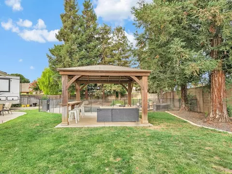 Exterior - 2248 Cherry Tree Ln, Riverbank, CA 95367 photo 10 of 11
