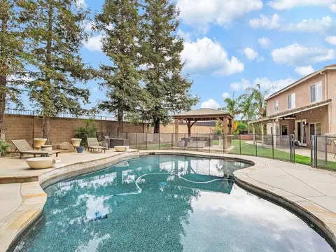 Exterior - 2248 Cherry Tree Ln, Riverbank, CA 95367 photo 6 of 11